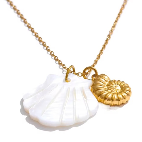 Ocean Gold Seashell White Shell 18K Gold Stainless Steel Waterproof Necklace - Picture 2 of 8
